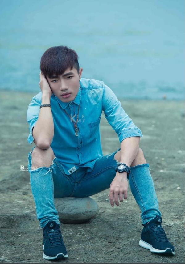 Whoseman-8-花漾文青男孩-許禾